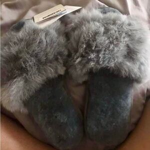 NWT Samantha Holmes Luxurious Alpaca Fur Slippers.Size 9-10 US